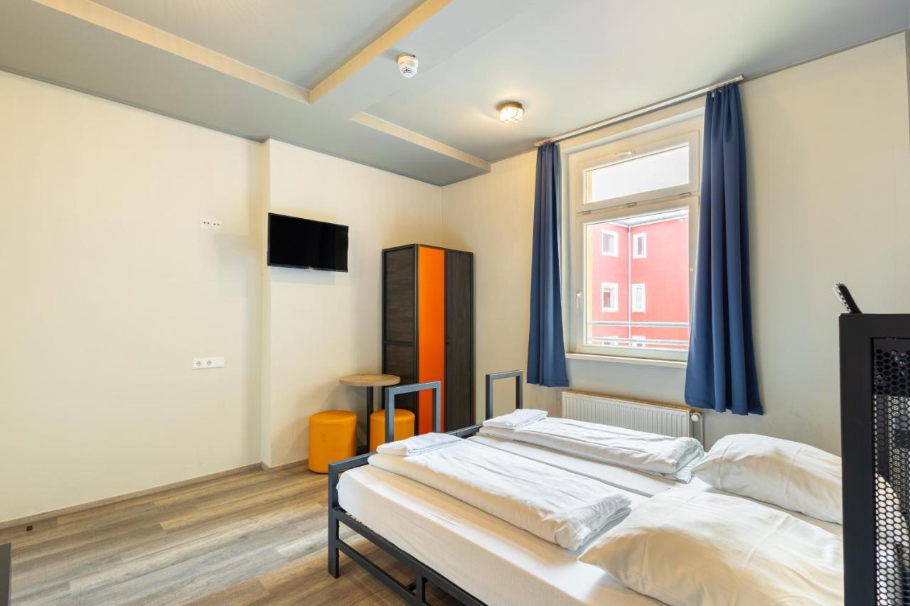 Twin Room,1386548216:JPEG