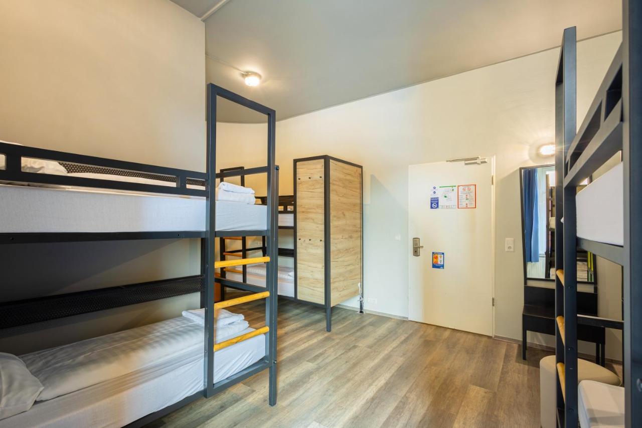 Bed 6-Bed Dormitory Room,1387417217:JPEG